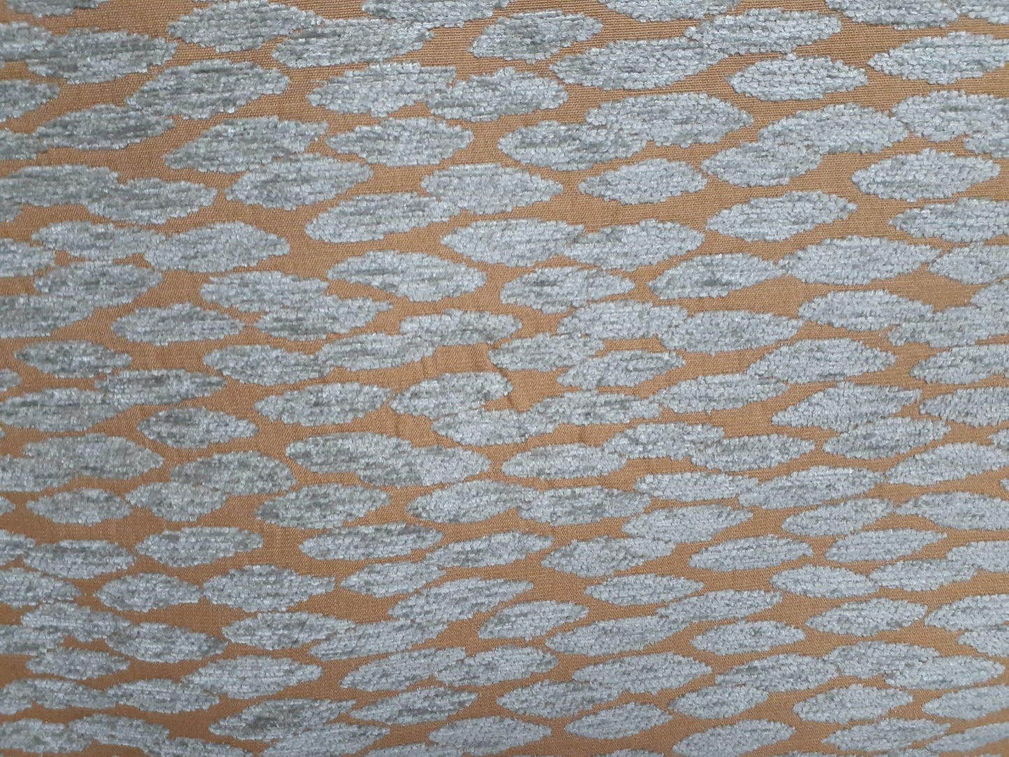 Pebbled velvet Taupe